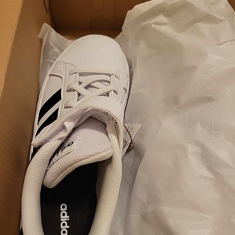 NWT Kid's Adidas Grand Court 2.0 Sneakers Size 1.5